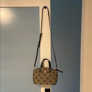 Dooney & Bourke Black and White Crossbody Bag with Sleek Design